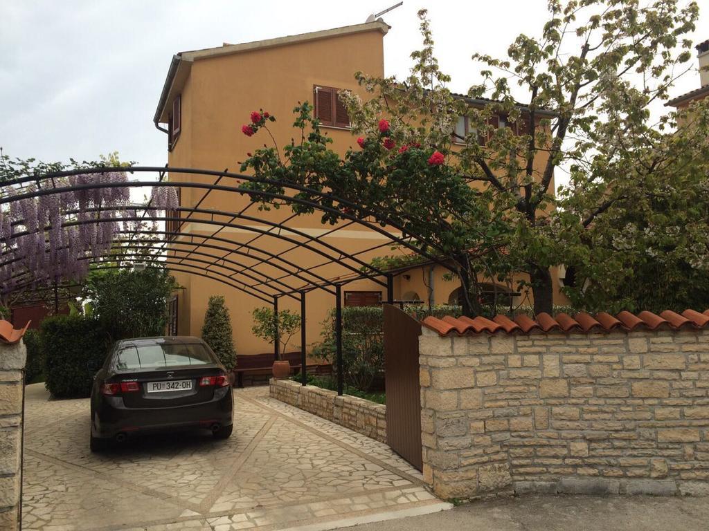 Villa Dolores Ровинь Экстерьер фото