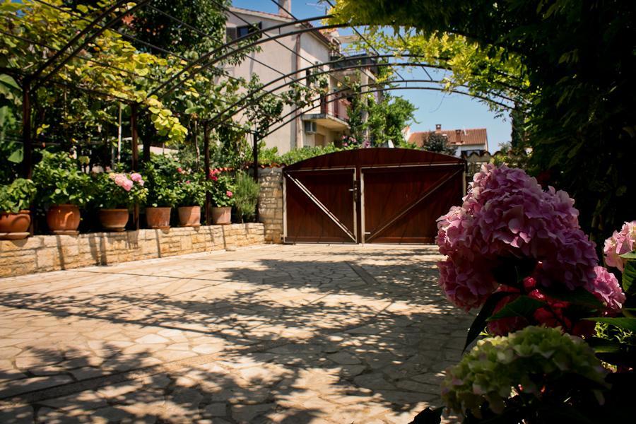 Villa Dolores Ровинь Экстерьер фото