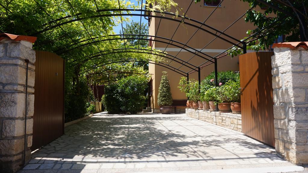 Villa Dolores Ровинь Экстерьер фото